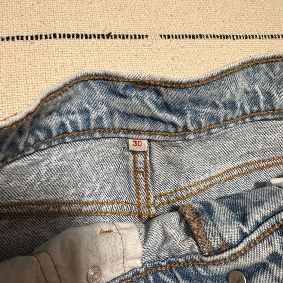 Levi’s Straus Women’s Light Wash Denim Jean Skirt Size 30 - Picture 5 of 8